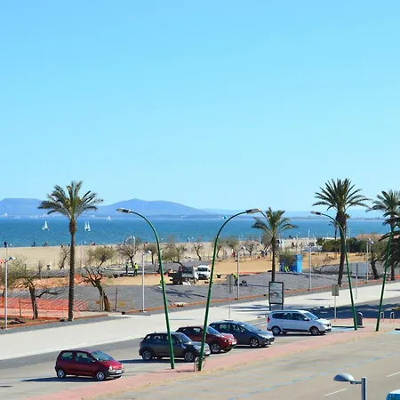 Agradable De Tres Y Vistas Al Mar - Hisp-288-54